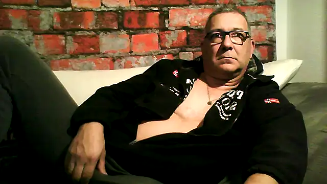 Snapshot of Soloyan chatting on 01-06-26, 10:34 Soloyan online show from 01-06-26, 10:34