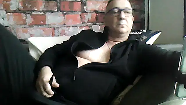 Snapshot of Soloyan chatting on 01-19-26, 12:31 Soloyan online show from 01-19-26, 12:31