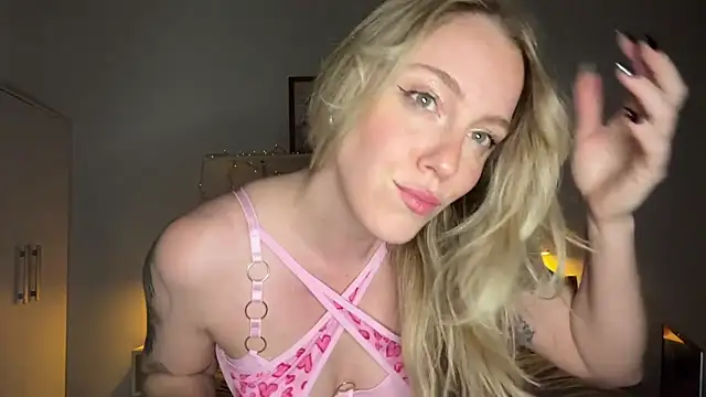 Snapshot of sweetemma_x chatting on 05-10-26, 02:06 sweetemma x online show from 05-10-26, 02:06
