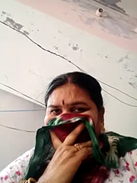Snapshot of dheepika11 chatting on 06-08-26, 08:04 dheepika11 online show from 06-08-26, 08:04