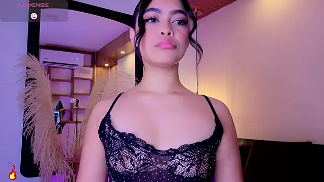 Snapshot of Chloe_monroee chatting on 07-13-26, 03:53 Chloe monroee online show from 07-13-26, 03:53
