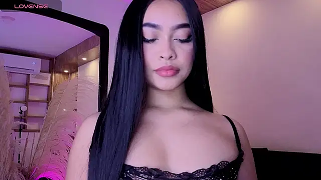 Snapshot of Chloe_monroee chatting on 08-01-26, 03:28 Chloe monroee online show from 08-01-26, 03:28