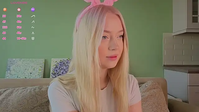 Snapshot of Chanelbayerr chatting on 05-14-26, 03:24 Chanelbayerr online show from 05-14-26, 03:24