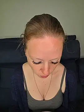 Snapshot of SweetGermanAlina chatting on 06-18-26, 10:19 SweetGermanAlina online show from 06-18-26, 10:19