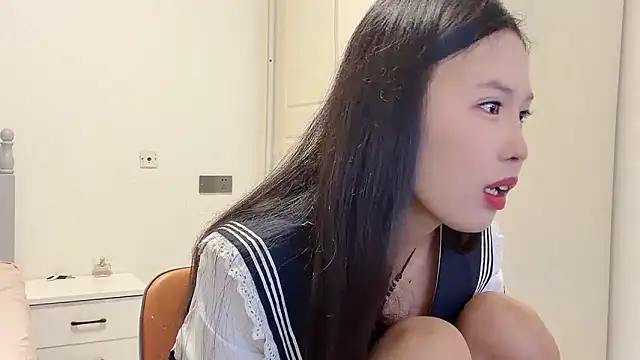 Snapshot of -LINXI chatting on 05-21-26, 10:33 -LINXI online show from 05-21-26, 10:33