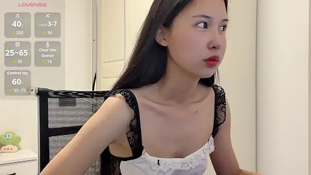 Snapshot of -LINXI chatting on 06-04-26, 12:38 -LINXI online show from 06-04-26, 12:38