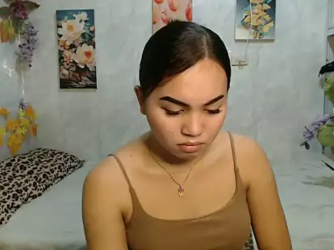 Snapshot of ur_asiankat chatting on 06-06-26, 06:34 ur asiankat online show from 06-06-26, 06:34