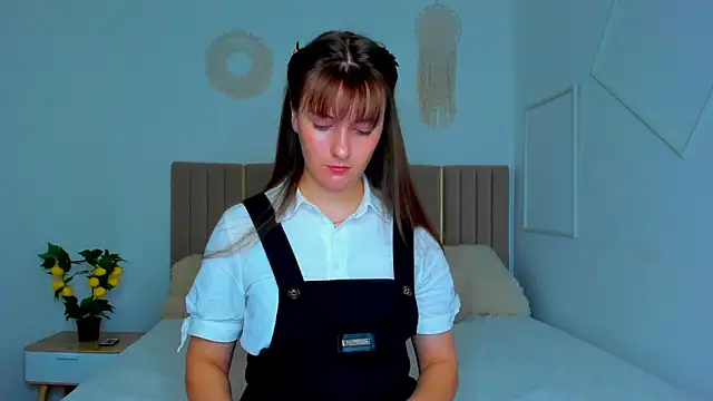 Snapshot of Cutie_blushh chatting on 05-11-26, 06:30 Cutie blushh online show from 05-11-26, 06:30