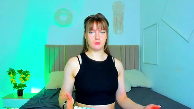 Snapshot of Cutie_blushh chatting on 05-21-26, 12:23 Cutie blushh online show from 05-21-26, 12:23