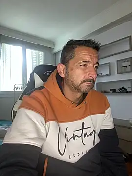 Snapshot of daddy3945 chatting on 05-11-26, 02:45 daddy3945 online show from 05-11-26, 02:45