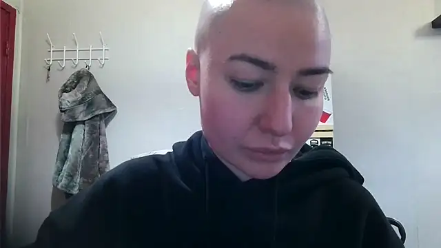 Julia Bright online show from 04-30-26, 05:08