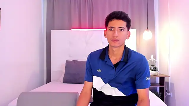 Snapshot of Alejo-and-Thiago chatting on 05-16-26, 12:15 Alejo-and-Thiago online show from 05-16-26, 12:15
