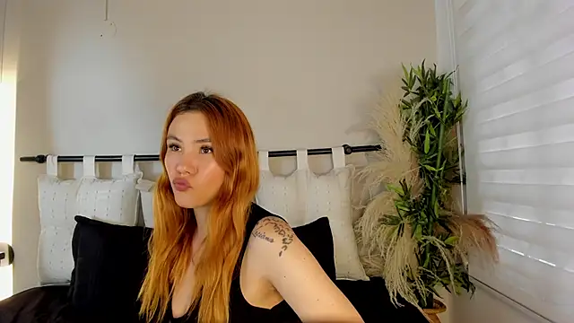 Snapshot of _zoe_3 chatting on 05-11-26, 12:22 zoe 3 online show from 05-11-26, 12:22