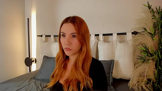 Snapshot of _zoe_3 chatting on 05-19-26, 12:44 zoe 3 online show from 05-19-26, 12:44