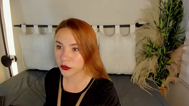 Snapshot of _zoe_3 chatting on 05-20-26, 12:33 zoe 3 online show from 05-20-26, 12:33