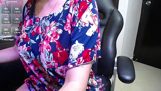 Snapshot of _tamara_priya_ chatting on 05-16-26, 11:53 tamara priya online show from 05-16-26, 11:53
