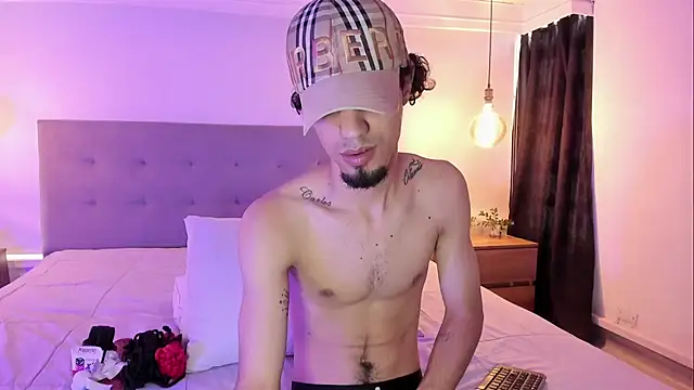 MichaelEvanss  online show from 06-24-26, 12:48