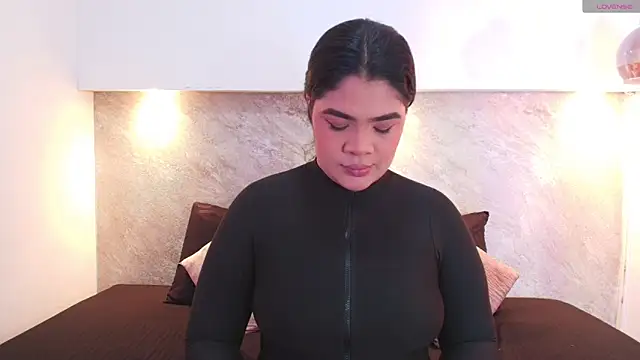Snapshot of Emma__becket1 chatting on 06-11-26, 01:38 Emma becket1 online show from 06-11-26, 01:38