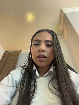 Snapshot of Dulcerouss__ chatting on 05-20-26, 11:27 Dulcerouss online show from 05-20-26, 11:27