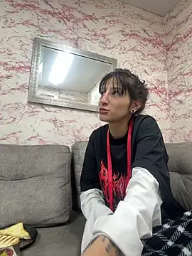 Snapshot of Evelin_Hellsing chatting on 06-11-26, 02:37 Evelin Hellsing online show from 06-11-26, 02:37