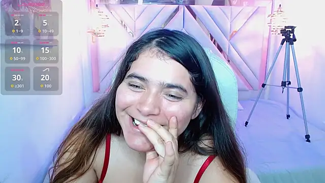 Snapshot of Laurha_ chatting on 07-21-26, 07:38 Laurha online show from 07-21-26, 07:38