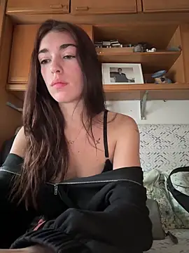 AdrianaSolerr online show from 05-05-26, 03:09