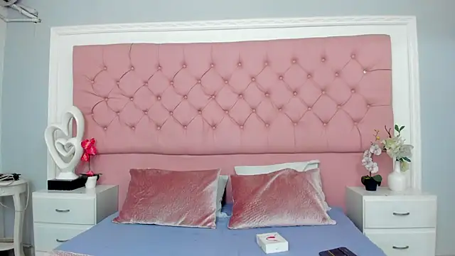 SarahDoll   online show from 06-17-26, 01:56