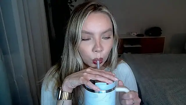 Snapshot of PolinaXXXXXJones chatting on 06-04-26, 06:03 PolinaXXXXXJones online show from 06-04-26, 06:03