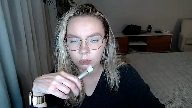 Snapshot of PolinaXXXXXJones chatting on 06-10-26, 06:29 PolinaXXXXXJones online show from 06-10-26, 06:29