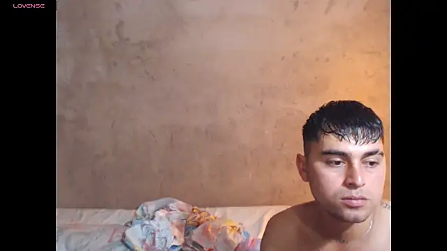 LukeAndZoey online show from 06-11-26, 06:50