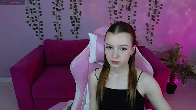 Snapshot of Eva_Th0mpson chatting on 05-13-26, 01:03 Eva Th0mpson online show from 05-13-26, 01:03