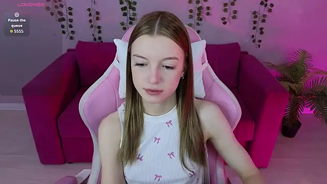 Snapshot of Eva_Th0mpson chatting on 06-03-26, 12:57 Eva Th0mpson online show from 06-03-26, 12:57