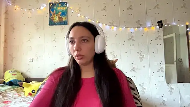 Snapshot of SheeringGape chatting on 05-18-26, 01:13 SheeringGape online show from 05-18-26, 01:13