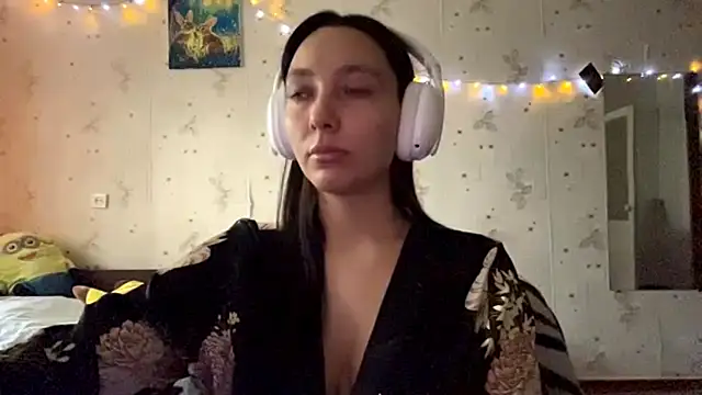 Snapshot of SheeringGape chatting on 05-24-26, 01:32 SheeringGape online show from 05-24-26, 01:32
