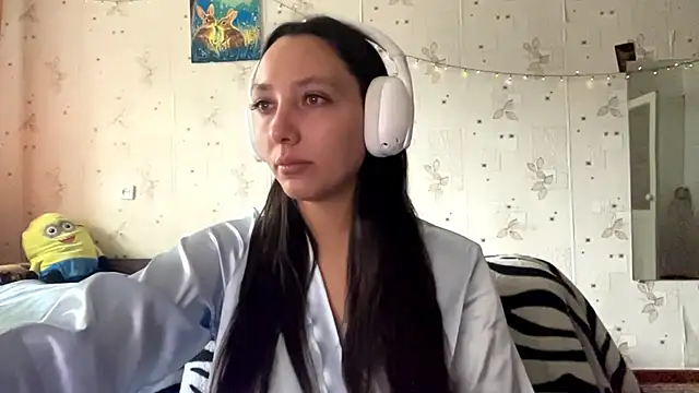 Snapshot of SheeringGape chatting on 06-01-26, 01:40 SheeringGape online show from 06-01-26, 01:40