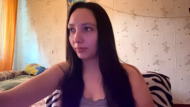 Snapshot of SheeringGape chatting on 06-17-26, 01:30 SheeringGape online show from 06-17-26, 01:30