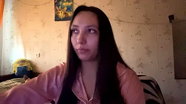 Snapshot of SheeringGape chatting on 06-18-26, 01:28 SheeringGape online show from 06-18-26, 01:28
