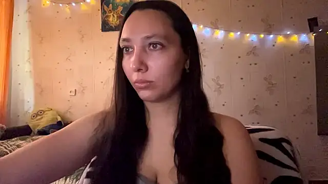 Snapshot of SheeringGape chatting on 06-19-26, 01:21 SheeringGape online show from 06-19-26, 01:21