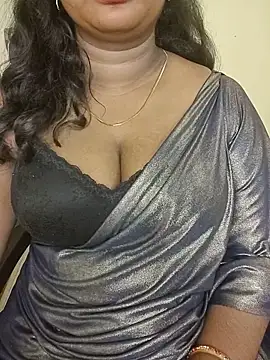 Snapshot of Sravani_cutee_ chatting on 06-01-26, 06:42 Sravani cutee online show from 06-01-26, 06:42