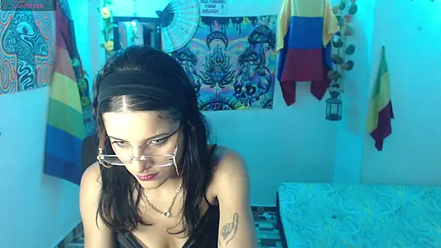 Snapshot of bastethott chatting on 05-08-26, 07:25 bastethott online show from 05-08-26, 07:25