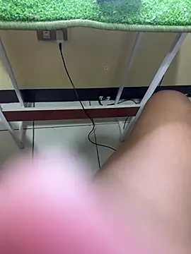 Snapshot of Ashtonfuckingboi chatting on 05-27-26, 04:15 Ashtonfuckingboi online show from 05-27-26, 04:15