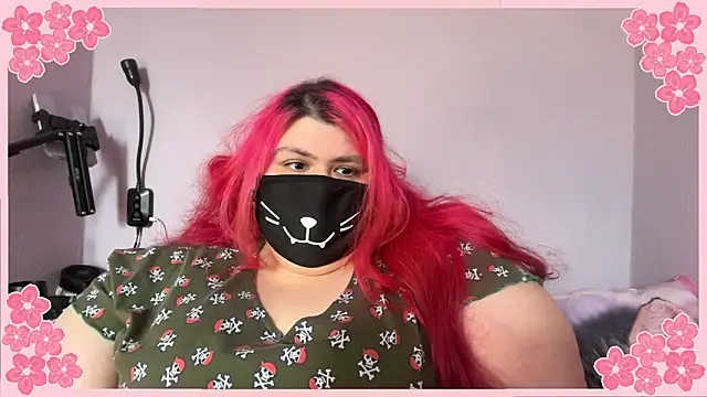 Snapshot of Lady_KitsuneBIG chatting on 05-09-26, 12:21 Lady KitsuneBIG online show from 05-09-26, 12:21