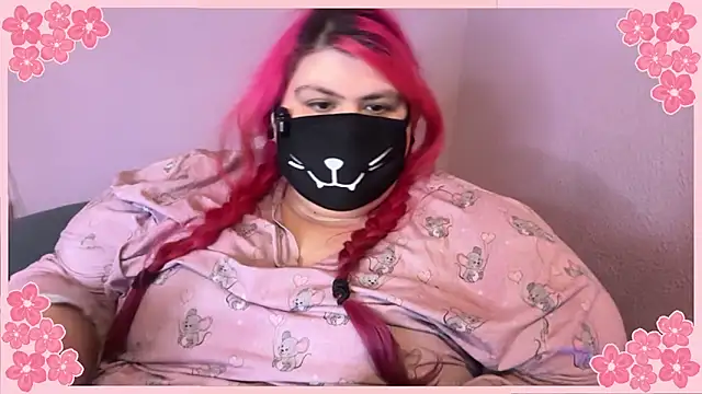 Snapshot of Lady_KitsuneBIG chatting on 05-10-26, 07:19 Lady KitsuneBIG online show from 05-10-26, 07:19