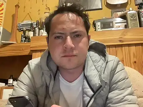 Snapshot of alecsgzz chatting on 05-14-26, 03:13 alecsgzz online show from 05-14-26, 03:13