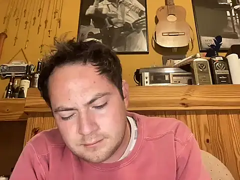 Snapshot of alecsgzz chatting on 05-16-26, 02:30 alecsgzz online show from 05-16-26, 02:30