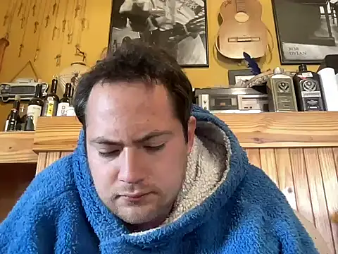 Snapshot of alecsgzz chatting on 05-17-26, 01:51 alecsgzz online show from 05-17-26, 01:51