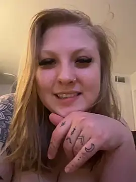 Snapshot of blonde__baby chatting on 05-18-26, 04:07 blonde baby online show from 05-18-26, 04:07
