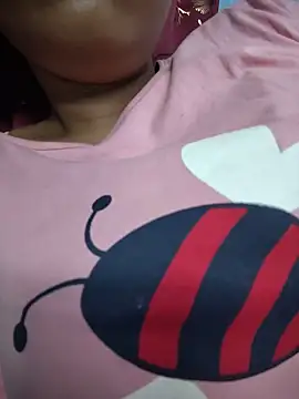 Snapshot of Menaxi_Baby7 chatting on 06-19-26, 03:33 Menaxi Baby7 online show from 06-19-26, 03:33