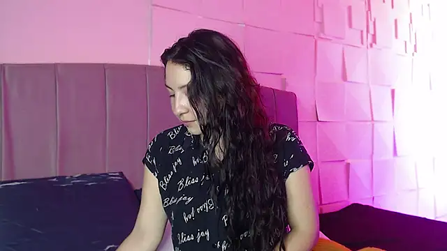 Snapshot of koko15_ chatting on 06-09-26, 01:56 koko15 online show from 06-09-26, 01:56