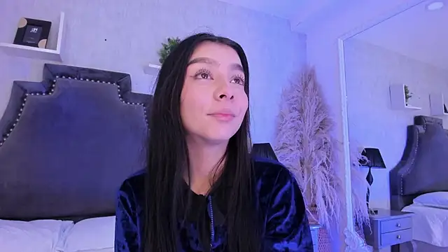 MelCherry online show from 06-19-26, 05:23